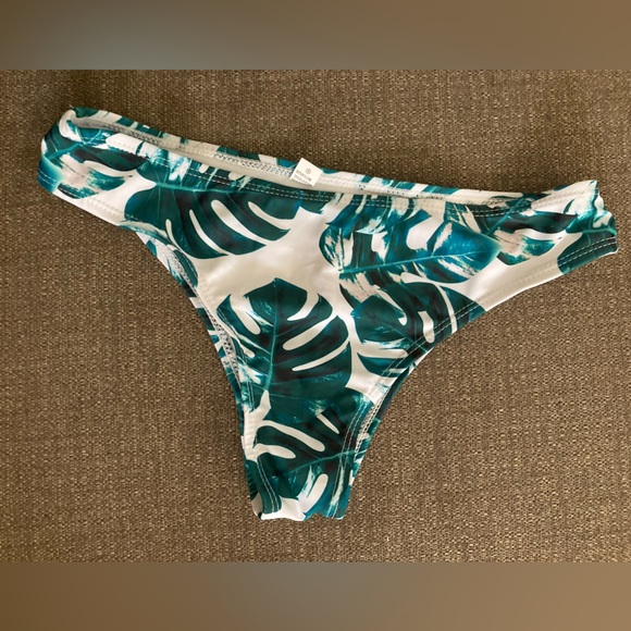 Other - Green Palm Bikini Bottom‎ size Small